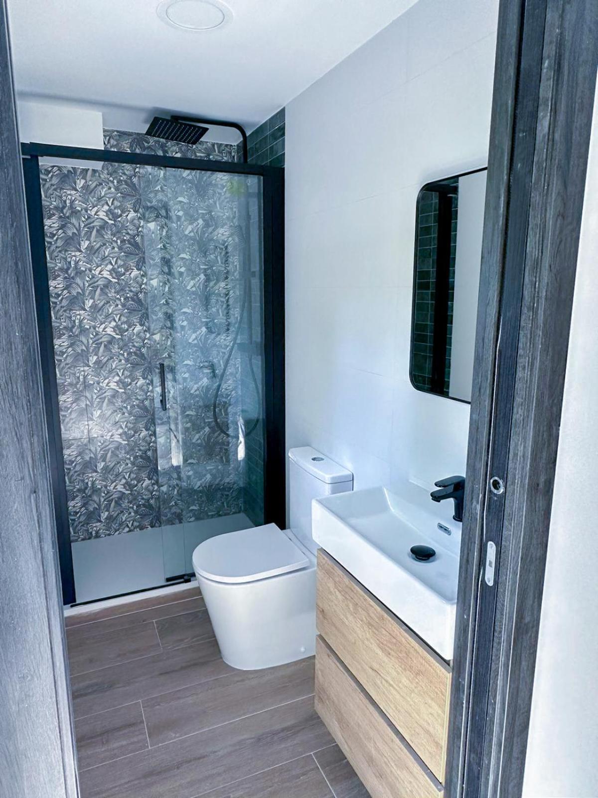Zur Boutique Hostel Фуэнхирола Экстерьер фото