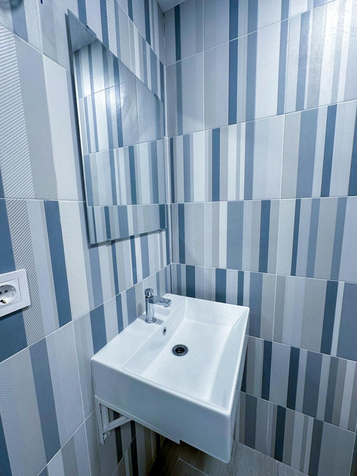 Zur Boutique Hostel Фуэнхирола Экстерьер фото