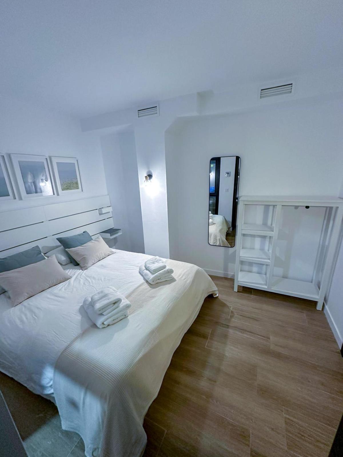 Zur Boutique Hostel Фуэнхирола Экстерьер фото