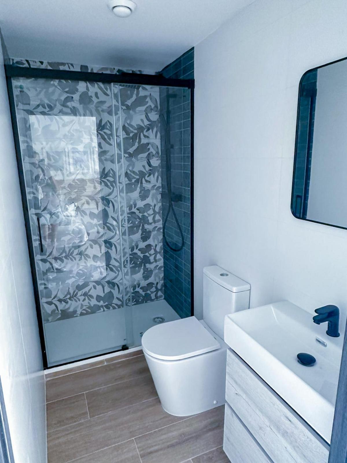 Zur Boutique Hostel Фуэнхирола Экстерьер фото