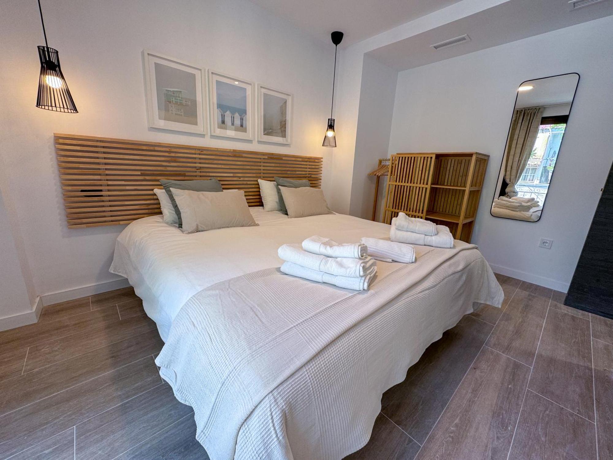 Zur Boutique Hostel Фуэнхирола Экстерьер фото