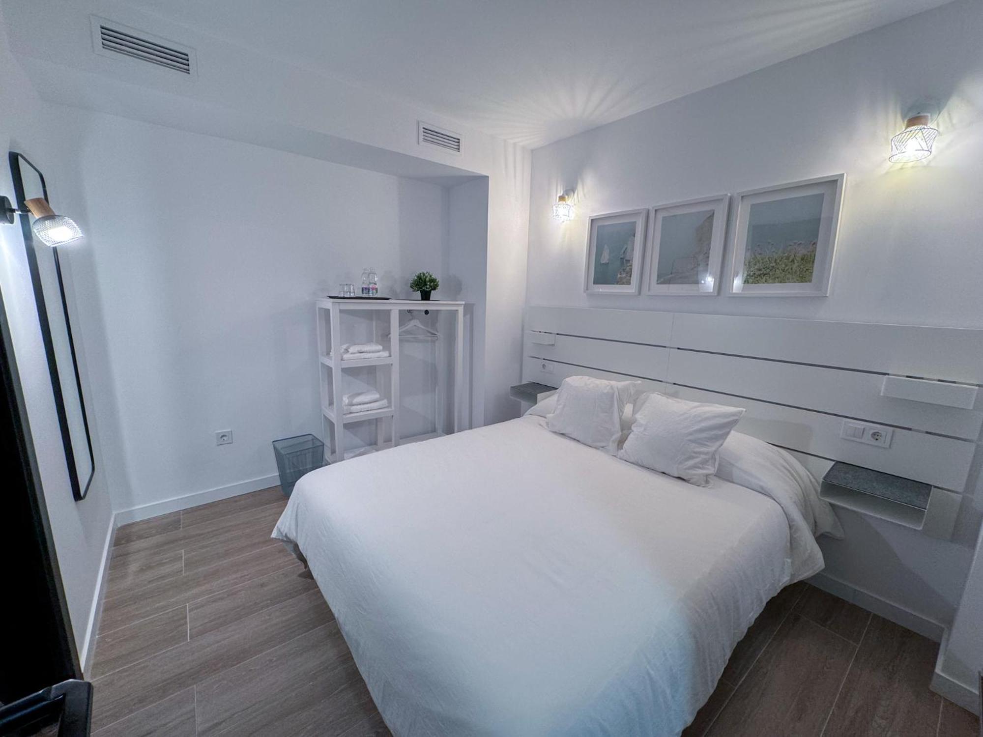 Zur Boutique Hostel Фуэнхирола Экстерьер фото