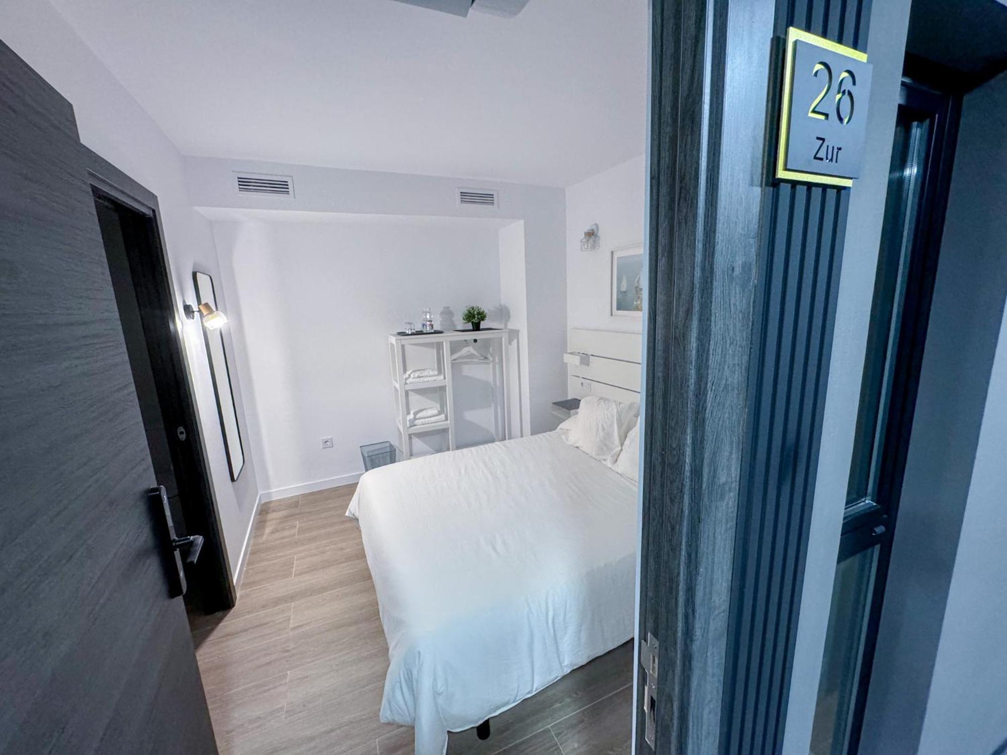 Zur Boutique Hostel Фуэнхирола Экстерьер фото