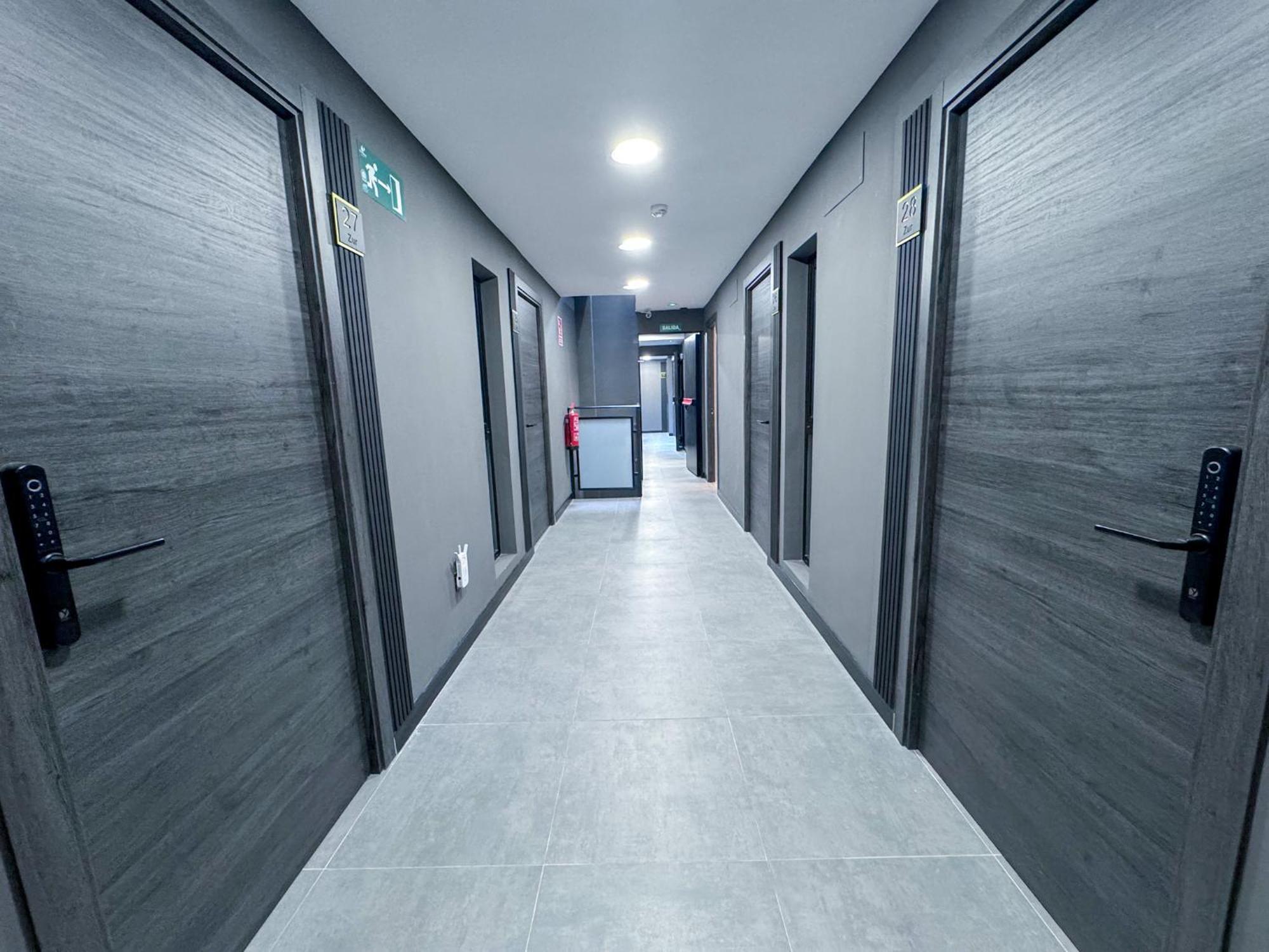 Zur Boutique Hostel Фуэнхирола Экстерьер фото