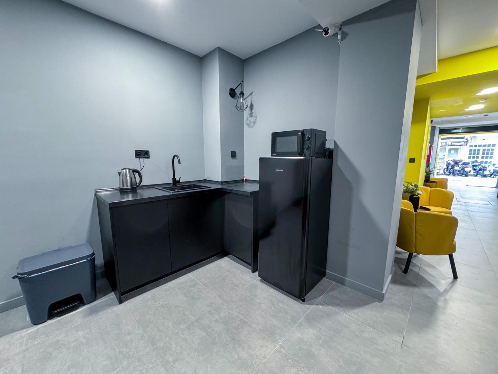 Zur Boutique Hostel Фуэнхирола Экстерьер фото